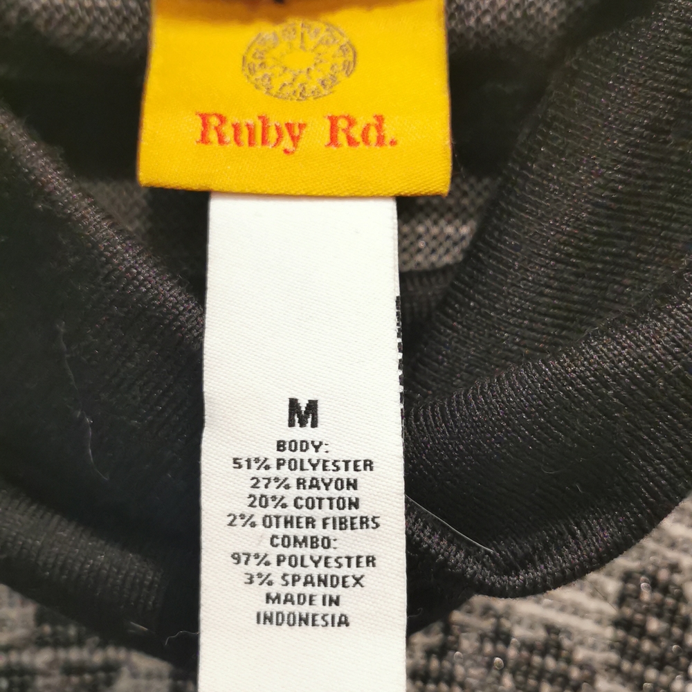 💚 Ruby Rd. Animal Print Top, Size M - Picture 8 of 9